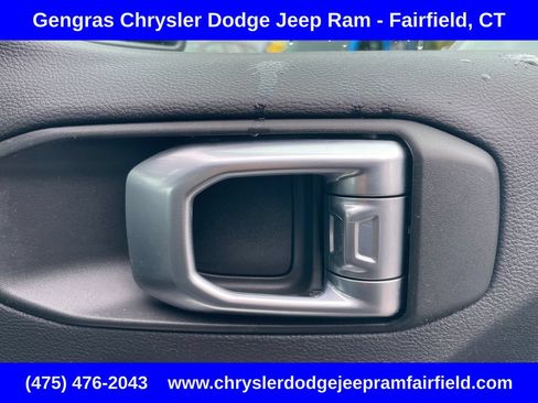 Used 2023 Jeep Wrangler Unlimited Sahara w/ Cold Weather Group AWD/4WD image 18