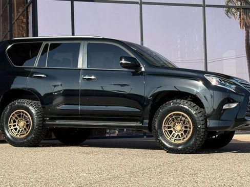 Used 2020 Lexus GX 460 Premium w/ Premium Package AWD/4WD image 16