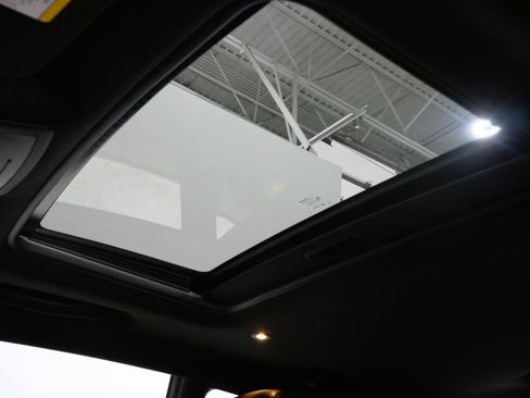 Used 2016 Dodge Challenger R/T Plus image 4