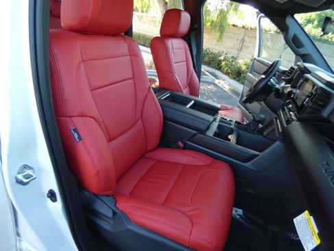 Used 2025 Toyota Tundra SR image 34