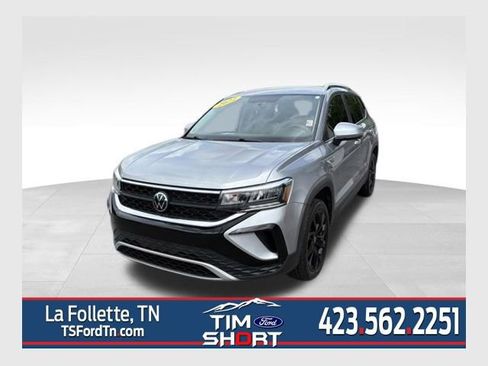 Used 2022 Volkswagen Taos SE FWD image 1