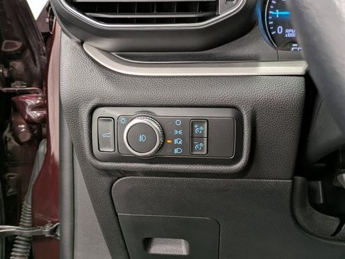 Used 2022 Ford Explorer XLT w/ Equipment Group 202A image 19