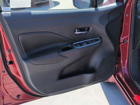 New 2025 Nissan Versa SR w/ Trunk Package FWD image 13