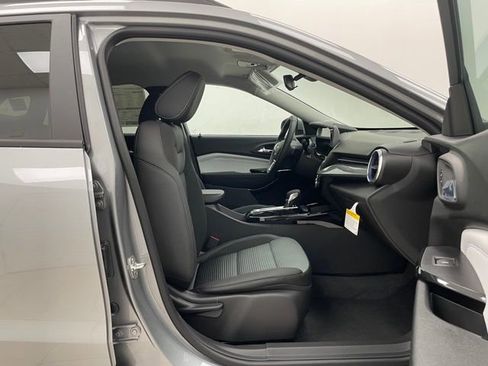 New 2026 Chevrolet Trax LT w/ Driver Confidence Package FWD image 13