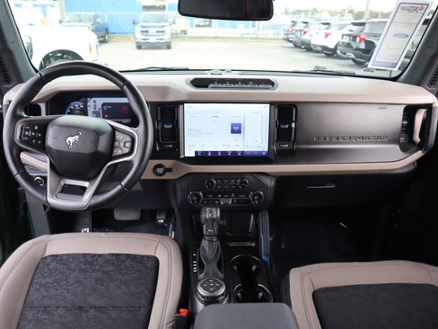 Used 2023 Ford Bronco Wildtrak image 35