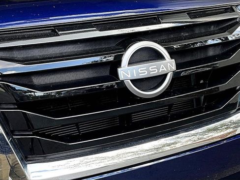 Used 2024 Nissan Pathfinder SV image 31