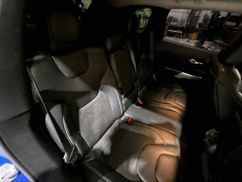 Used 2022 Jeep Cherokee Latitude AWD/4WD image 26