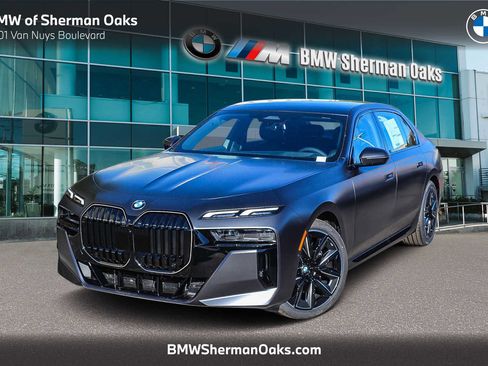 New 2026 BMW 740i image 1