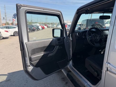 Used 2015 Jeep Wrangler Unlimited Sport image 13