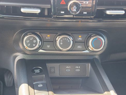 Used 2025 Nissan Kicks SV FWD image 24