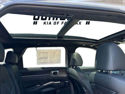 New 2025 Kia Sorento SX Prestige AWD/4WD image 18