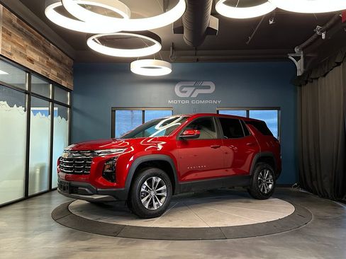 Used 2025 Chevrolet Equinox LT FWD image 7