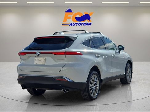 Used 2024 Toyota Venza Limited image 5