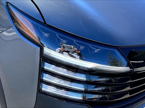 New 2026 Nissan Kicks SR w/ SR Premium Package FWD image 13
