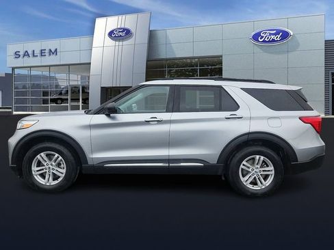 Certified 2022 Ford Explorer XLT w/ Equipment Group 202A image 5