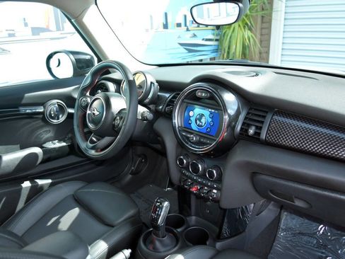 Used 2020 MINI Cooper S image 35