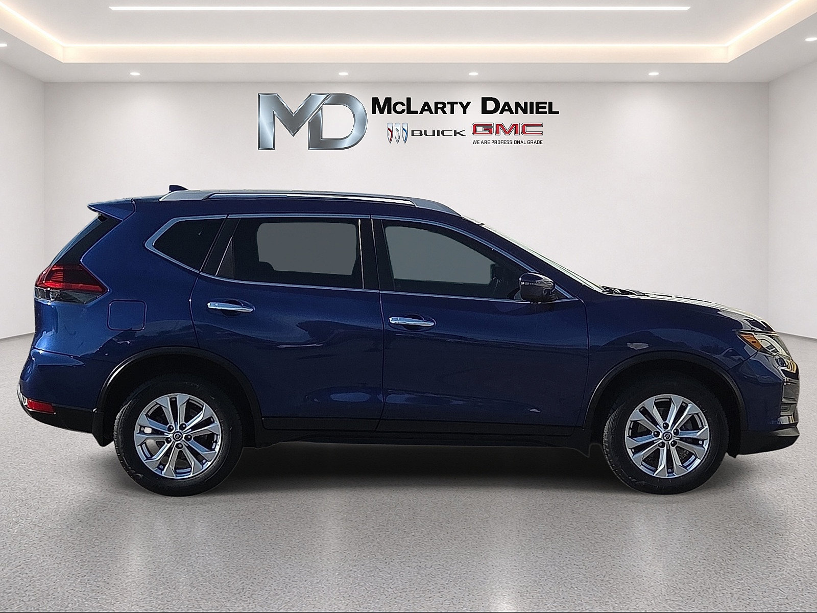 Used 2018 Nissan Rogue S w/ S Value Package FWD image 15