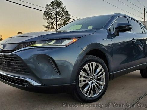 Used 2021 Toyota Venza XLE w/ Softex Package image 1