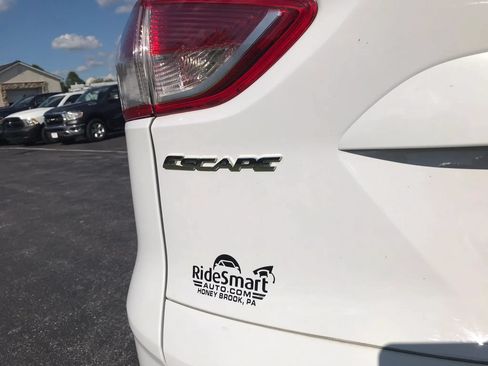 Used 2016 Ford Escape SE FWD image 38