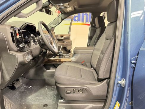New 2025 GMC Sierra 1500 Elevation image 10