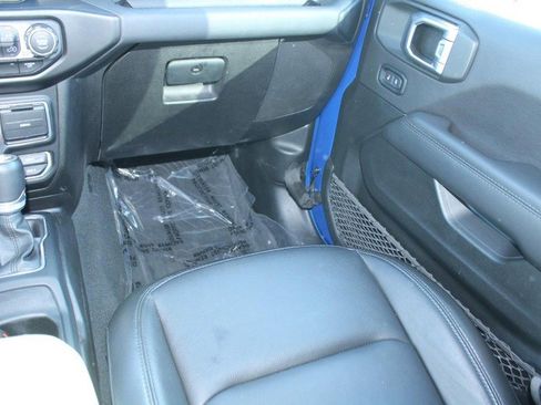 Used 2022 Jeep Wrangler Unlimited Sahara image 17