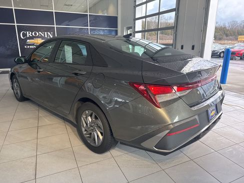 Used 2024 Hyundai Elantra SEL image 9