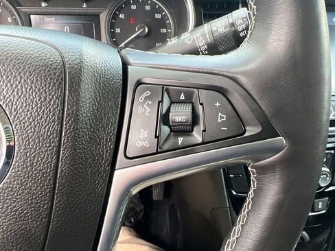 Used 2019 Buick Encore Essence FWD image 59