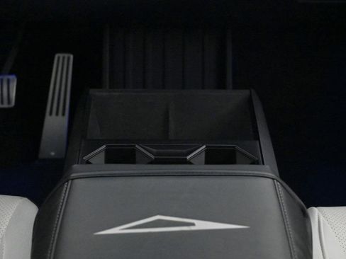 Used 2024 Tesla Cybertruck AWD Crew Cab image 12