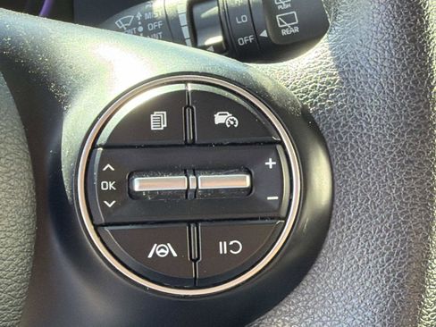 Used 2023 Kia Soul LX w/ Option Group 015 FWD image 30