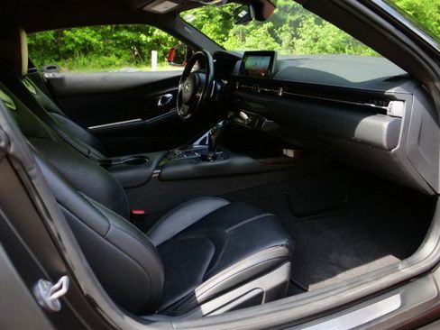 Used 2022 Toyota Supra Premium RWD image 32