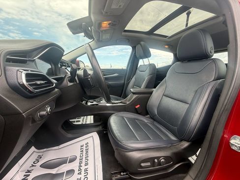 Used 2022 Chevrolet Bolt EUV Premier w/ Sun & Sound Package FWD image 13