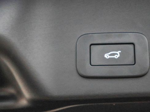 Certified 2023 Land Rover Range Rover Evoque SE image 28