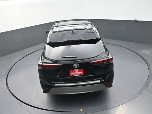 Used 2026 Toyota Highlander Platinum image 35