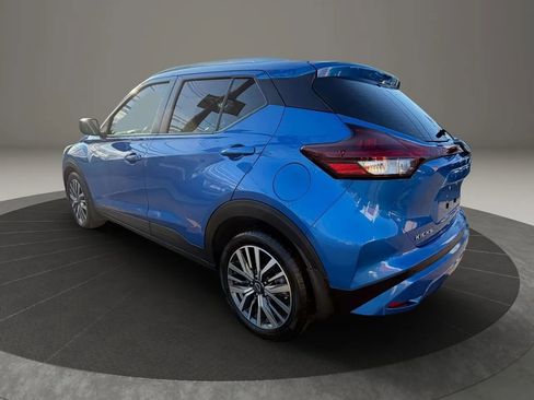 Used 2023 Nissan Kicks SV image 7