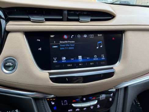 Used 2017 Cadillac XT5 Platinum w/ Driver Assist Package AWD/4WD image 12