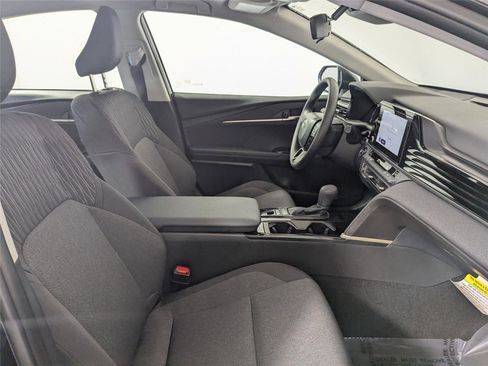 Certified 2025 Toyota Camry LE image 25