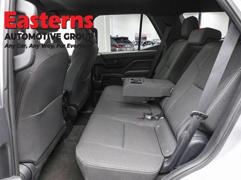 Used 2025 Toyota 4Runner SR5 AWD/4WD image 21