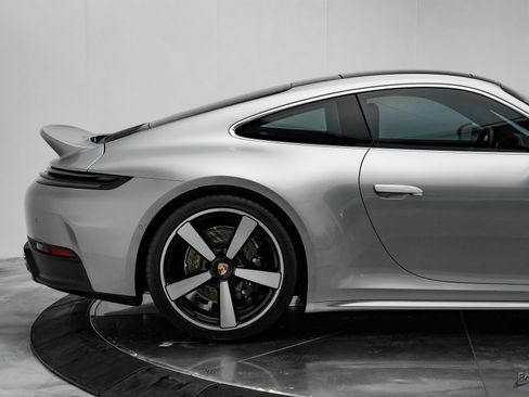 Used 2025 Porsche 911 Carrera image 23