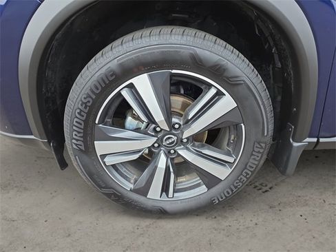 Used 2025 Nissan Rogue SL w/ SL Premium Package image 14