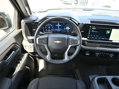 Used 2024 Chevrolet Silverado 1500 LT AWD/4WD image 9