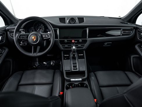 Certified 2026 Porsche Macan AWD/4WD image 12