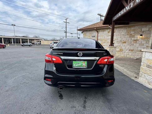 Used 2019 Nissan Sentra SR image 3