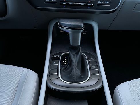 Used 2025 Hyundai Kona SEL image 22