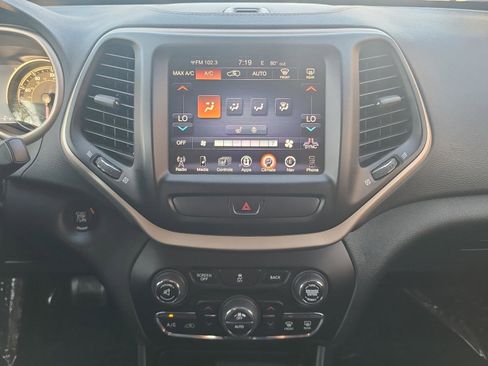 Used 2016 Jeep Cherokee Limited FWD image 14