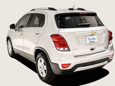 Used 2019 Chevrolet Trax LT w/ LT Convenience Package image 8