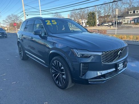 Used 2025 Volvo XC90 B6 Plus image 4