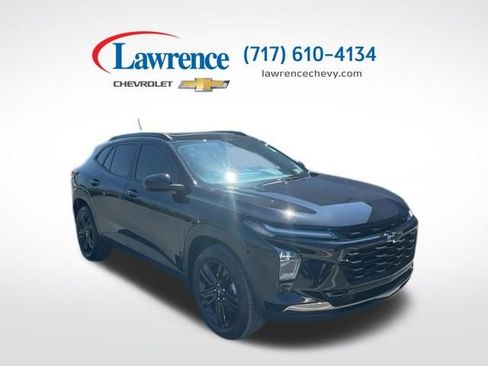 Used 2025 Chevrolet Trax ACTIV w/ Sunroof Package image 1