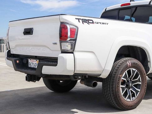 Used 2023 Toyota Tacoma TRD Sport image 9