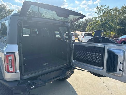 Used 2022 Ford Bronco Outer Banks w/ Sasquatch Package AWD/4WD image 7