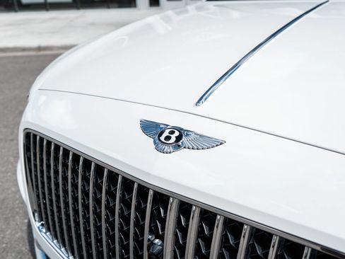 Certified 2023 Bentley Flying Spur V8 AWD/4WD image 21